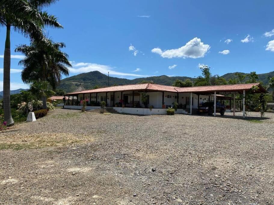 Finca Campestre Con Hermosa Vista Anapoima Eksteriør bilde