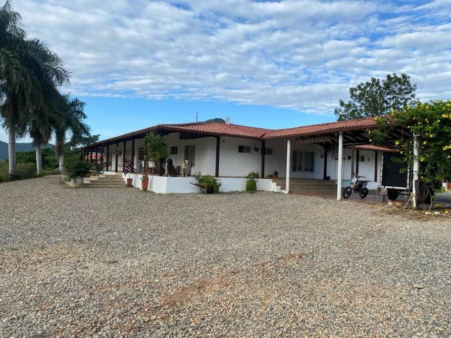 Finca Campestre Con Hermosa Vista Anapoima Eksteriør bilde